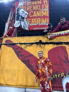 Galatasaray’da Lucas Torreira’ya özel pankart