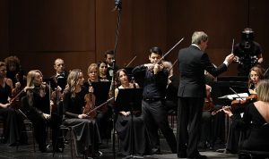 İstanbul Devlet Senfoni Orkestrası Aralık ayının birinci konserinde keman virtüözü Robert Lakatos’u ağırladı