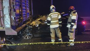 Kütahya’da tıra çarpan arabadaki 4 kişi ömrünü yitirdi