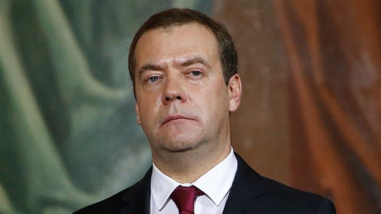 Medvedev: Dondurulmuş varlıklarımızın Ukrayna’ya verilmesini savaş sebebi sayarız