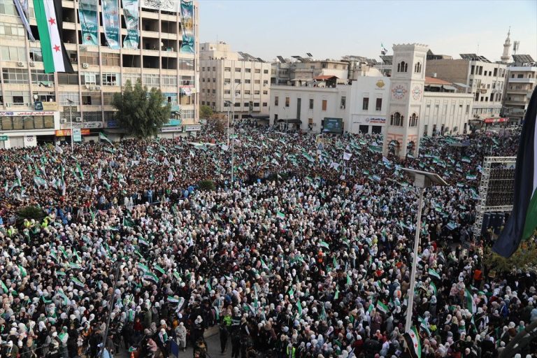 Suriye, Baas rejiminin devrilmesinin birinci yıl dönümünü kutluyor