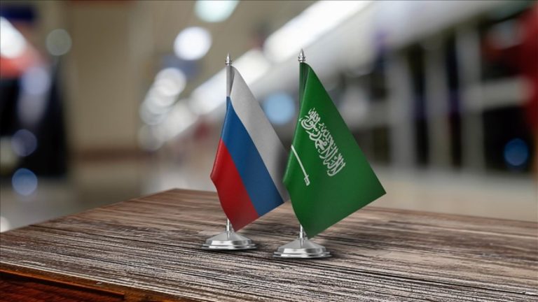 Suudi Arabistan ve Rusya vize muafiyeti mutabakatı imzaladı